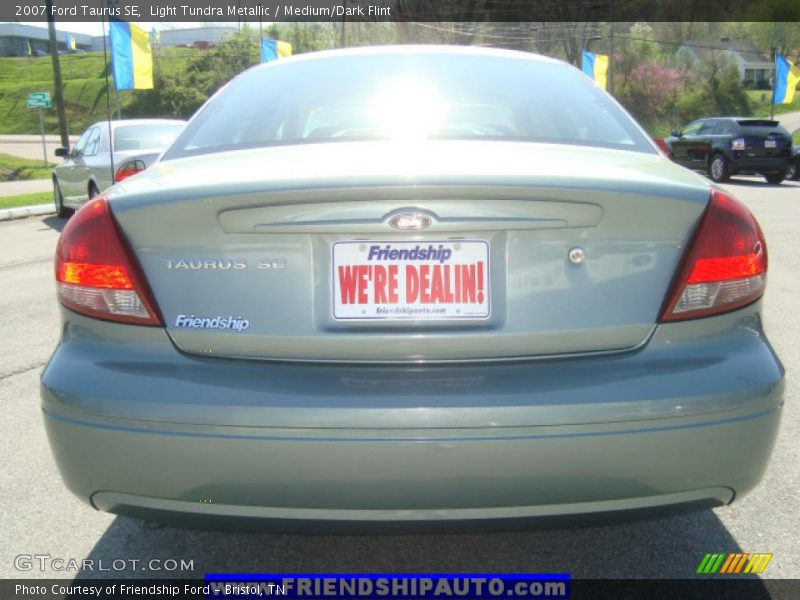 Light Tundra Metallic / Medium/Dark Flint 2007 Ford Taurus SE