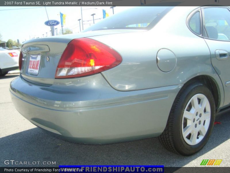 Light Tundra Metallic / Medium/Dark Flint 2007 Ford Taurus SE