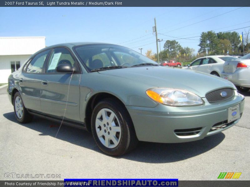 Light Tundra Metallic / Medium/Dark Flint 2007 Ford Taurus SE