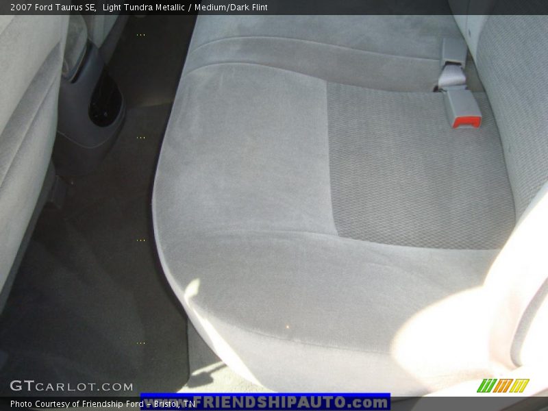 Light Tundra Metallic / Medium/Dark Flint 2007 Ford Taurus SE