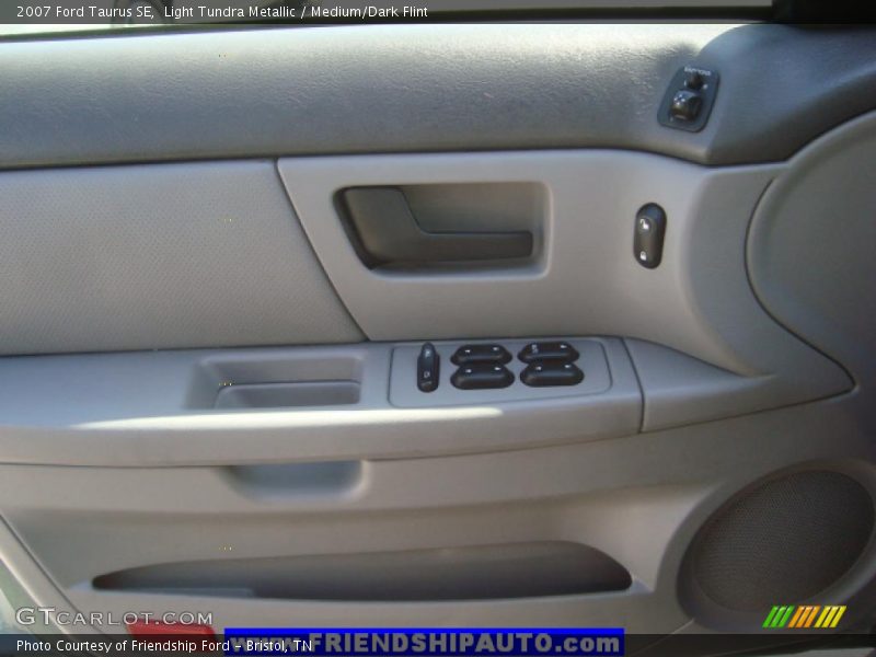 Light Tundra Metallic / Medium/Dark Flint 2007 Ford Taurus SE