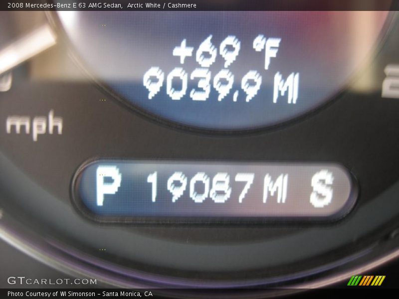 Arctic White / Cashmere 2008 Mercedes-Benz E 63 AMG Sedan