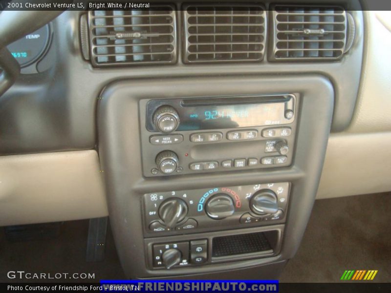 Bright White / Neutral 2001 Chevrolet Venture LS
