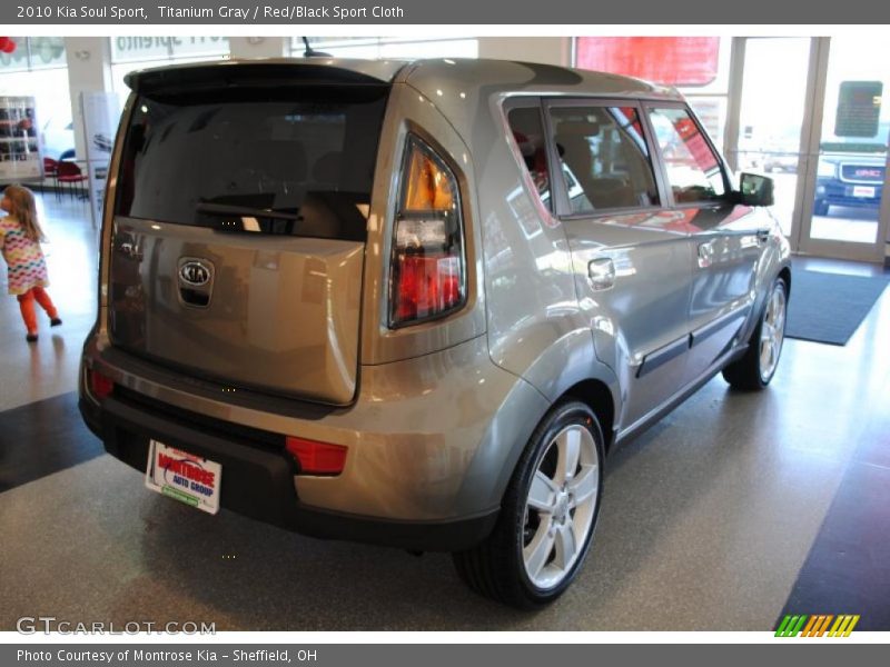 Titanium Gray / Red/Black Sport Cloth 2010 Kia Soul Sport