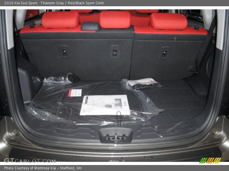 Titanium Gray / Red/Black Sport Cloth 2010 Kia Soul Sport