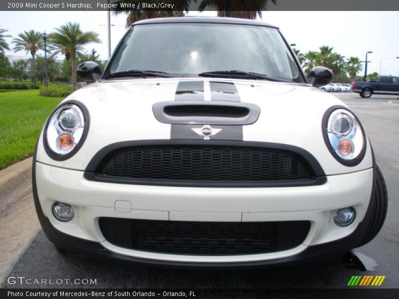 Pepper White / Black/Grey 2009 Mini Cooper S Hardtop