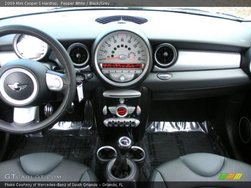 Pepper White / Black/Grey 2009 Mini Cooper S Hardtop