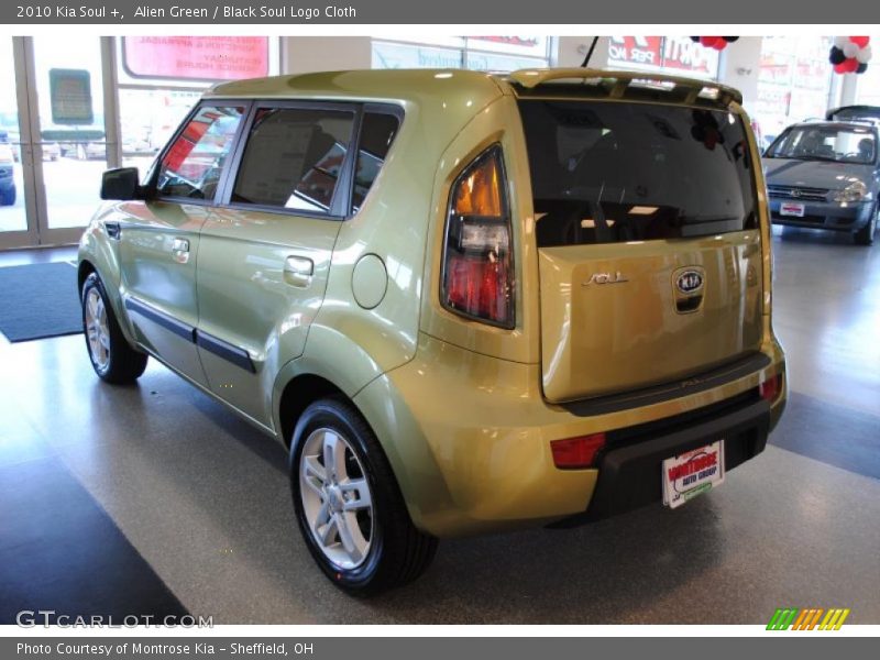 Alien Green / Black Soul Logo Cloth 2010 Kia Soul +