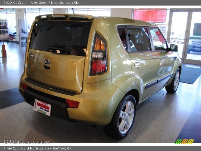 Alien Green / Black Soul Logo Cloth 2010 Kia Soul +