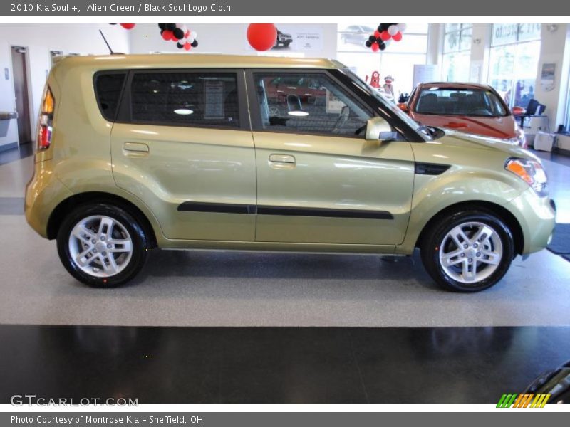 Alien Green / Black Soul Logo Cloth 2010 Kia Soul +