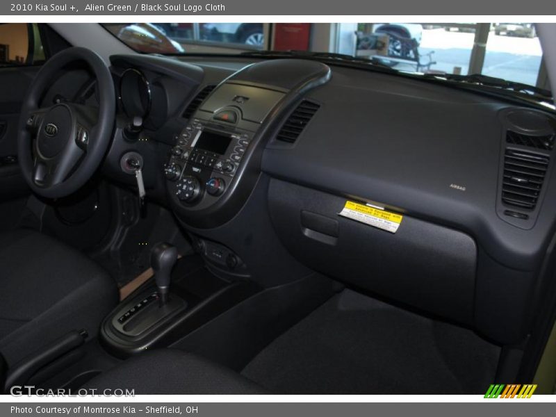 Alien Green / Black Soul Logo Cloth 2010 Kia Soul +