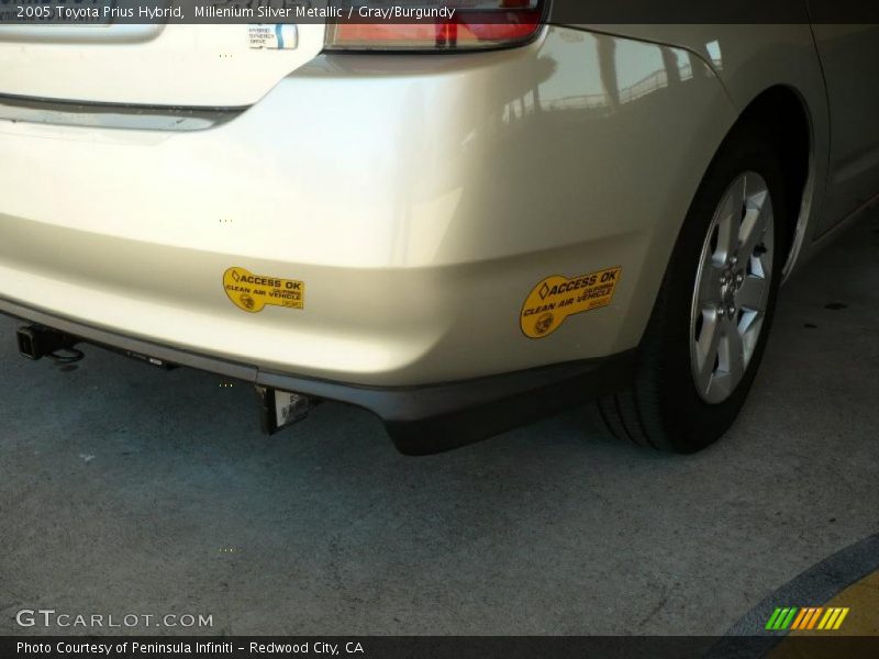 Millenium Silver Metallic / Gray/Burgundy 2005 Toyota Prius Hybrid