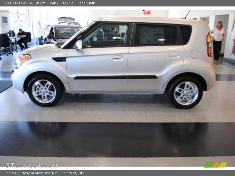 Bright Silver / Black Soul Logo Cloth 2010 Kia Soul +