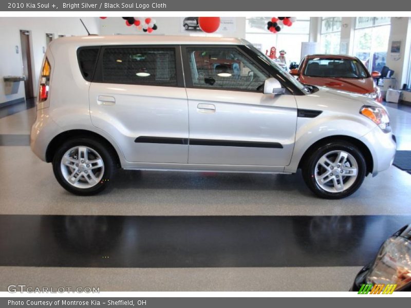 Bright Silver / Black Soul Logo Cloth 2010 Kia Soul +