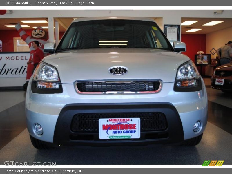 Bright Silver / Black Soul Logo Cloth 2010 Kia Soul +