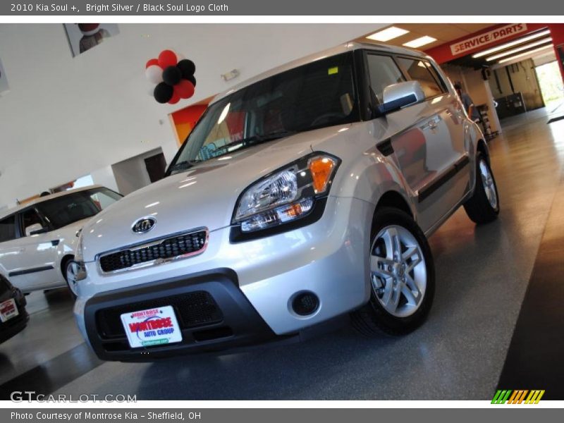 Bright Silver / Black Soul Logo Cloth 2010 Kia Soul +