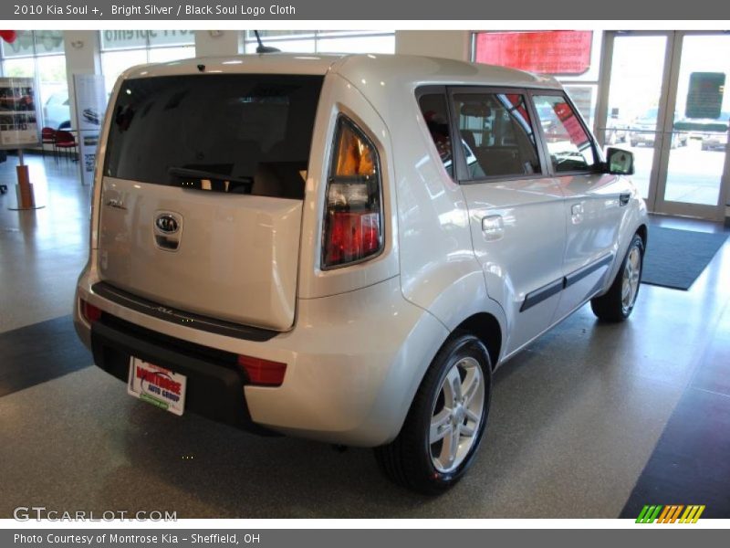 Bright Silver / Black Soul Logo Cloth 2010 Kia Soul +