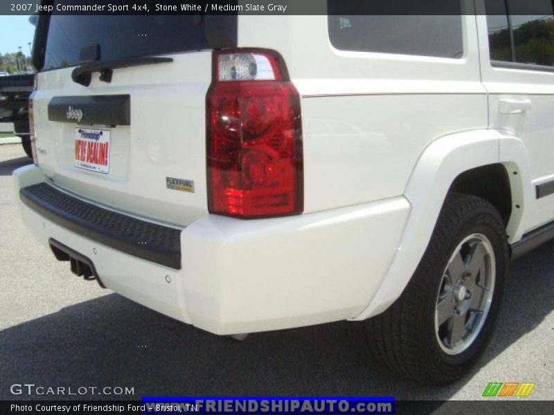 Stone White / Medium Slate Gray 2007 Jeep Commander Sport 4x4