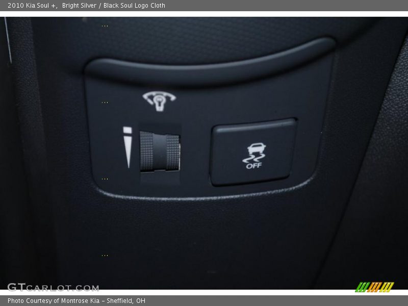 Bright Silver / Black Soul Logo Cloth 2010 Kia Soul +