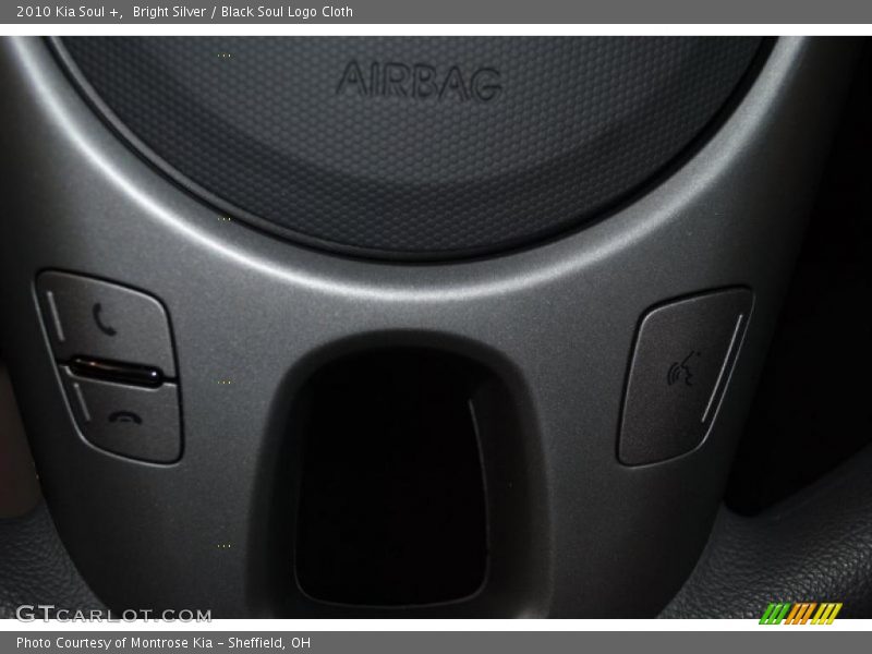 Bright Silver / Black Soul Logo Cloth 2010 Kia Soul +