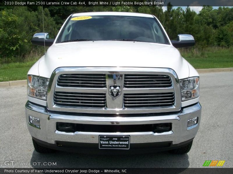 Bright White / Light Pebble Beige/Bark Brown 2010 Dodge Ram 2500 Laramie Crew Cab 4x4