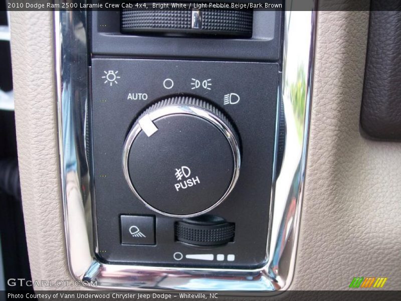 Bright White / Light Pebble Beige/Bark Brown 2010 Dodge Ram 2500 Laramie Crew Cab 4x4