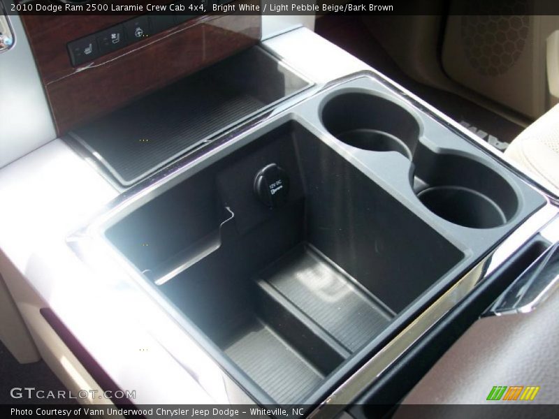 Bright White / Light Pebble Beige/Bark Brown 2010 Dodge Ram 2500 Laramie Crew Cab 4x4