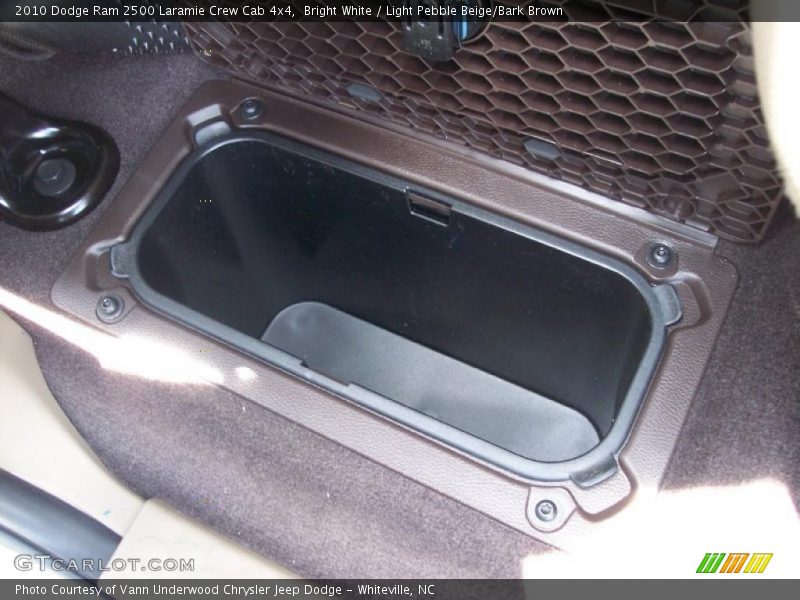 Bright White / Light Pebble Beige/Bark Brown 2010 Dodge Ram 2500 Laramie Crew Cab 4x4