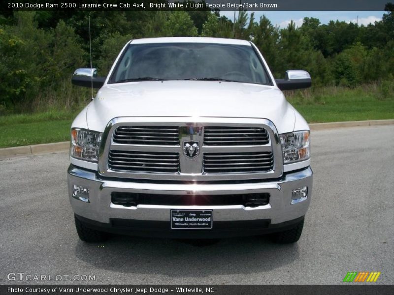 Bright White / Light Pebble Beige/Bark Brown 2010 Dodge Ram 2500 Laramie Crew Cab 4x4