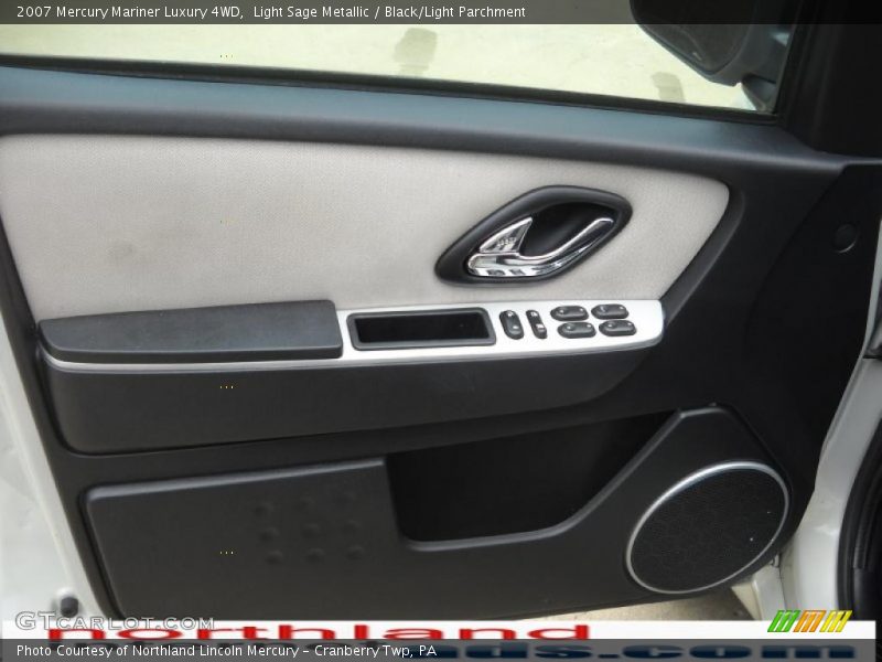 Light Sage Metallic / Black/Light Parchment 2007 Mercury Mariner Luxury 4WD