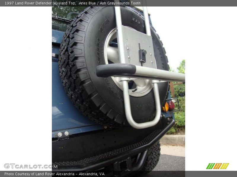 Aries Blue / Ash Grey Hounds Tooth 1997 Land Rover Defender 90 Hard Top