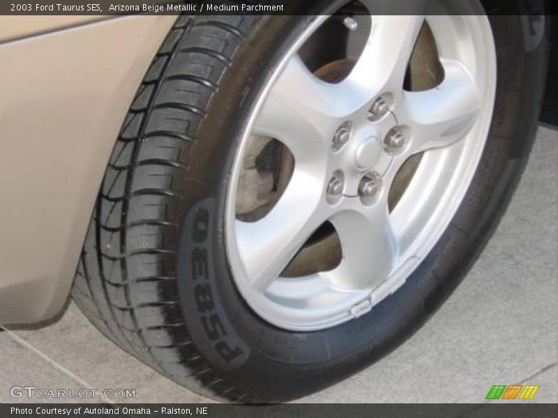 Arizona Beige Metallic / Medium Parchment 2003 Ford Taurus SES