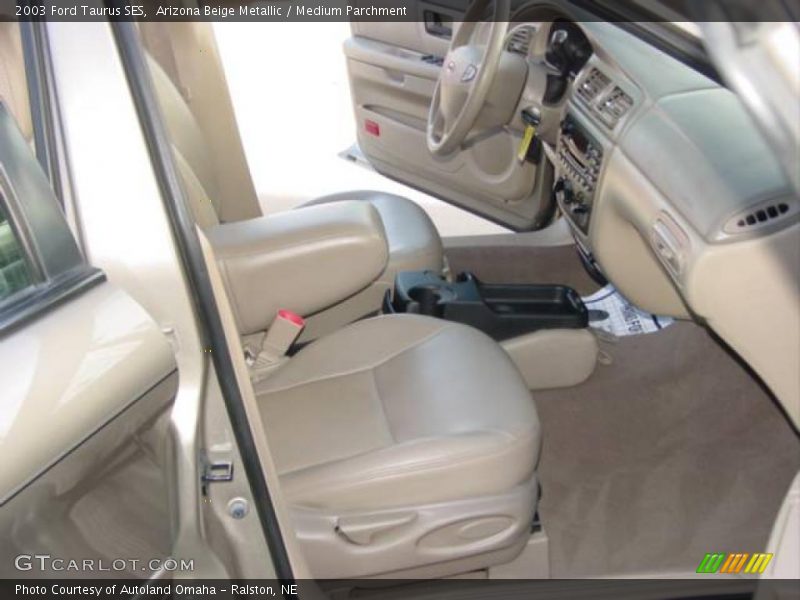Arizona Beige Metallic / Medium Parchment 2003 Ford Taurus SES