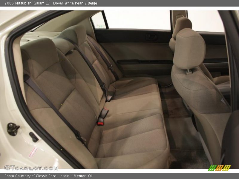 Dover White Pearl / Beige 2005 Mitsubishi Galant ES