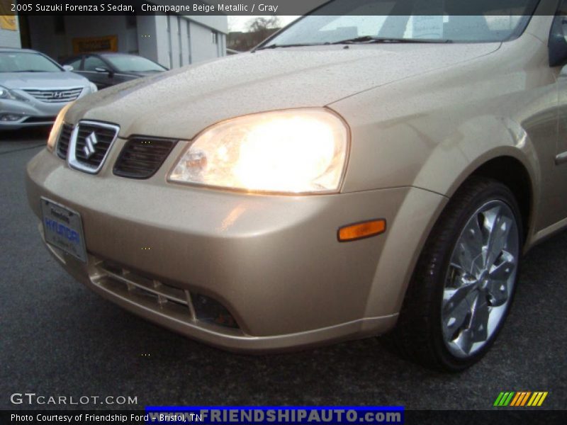 Champagne Beige Metallic / Gray 2005 Suzuki Forenza S Sedan