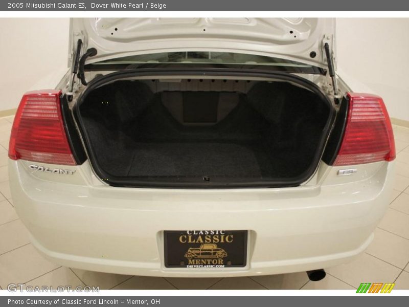 Dover White Pearl / Beige 2005 Mitsubishi Galant ES