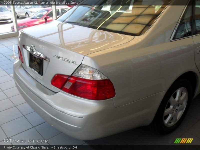 Lunar Mist Metallic / Stone 2003 Toyota Avalon XL