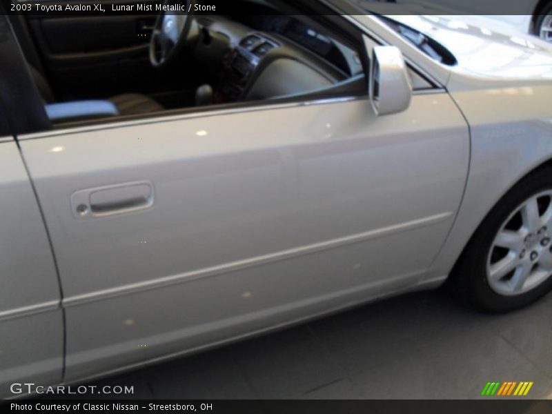 Lunar Mist Metallic / Stone 2003 Toyota Avalon XL