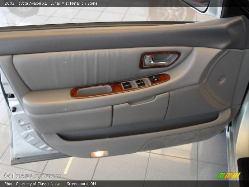 Lunar Mist Metallic / Stone 2003 Toyota Avalon XL