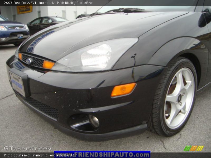 Pitch Black / Black/Red 2003 Ford Focus SVT Hatchback