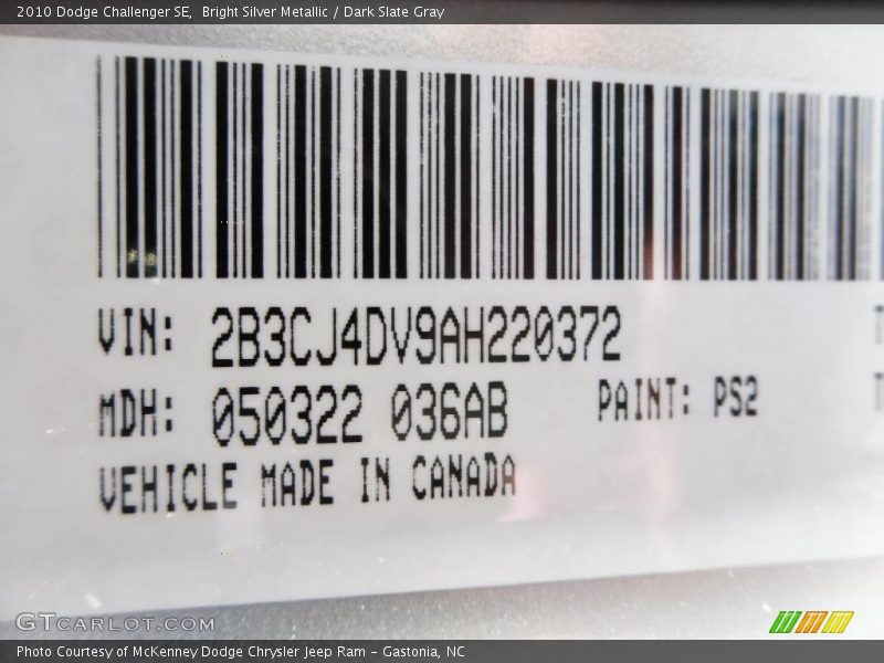 Bright Silver Metallic / Dark Slate Gray 2010 Dodge Challenger SE