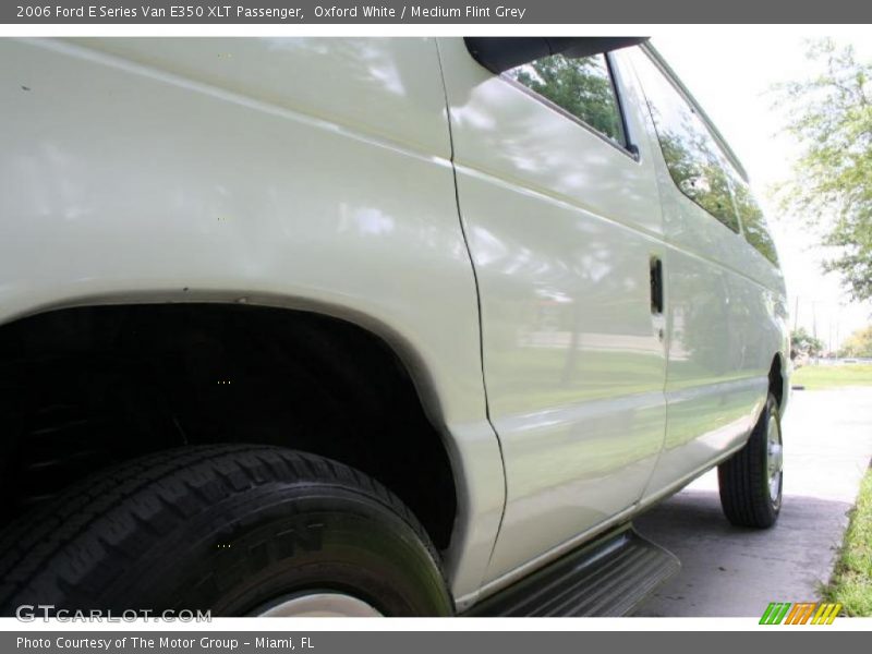 Oxford White / Medium Flint Grey 2006 Ford E Series Van E350 XLT Passenger