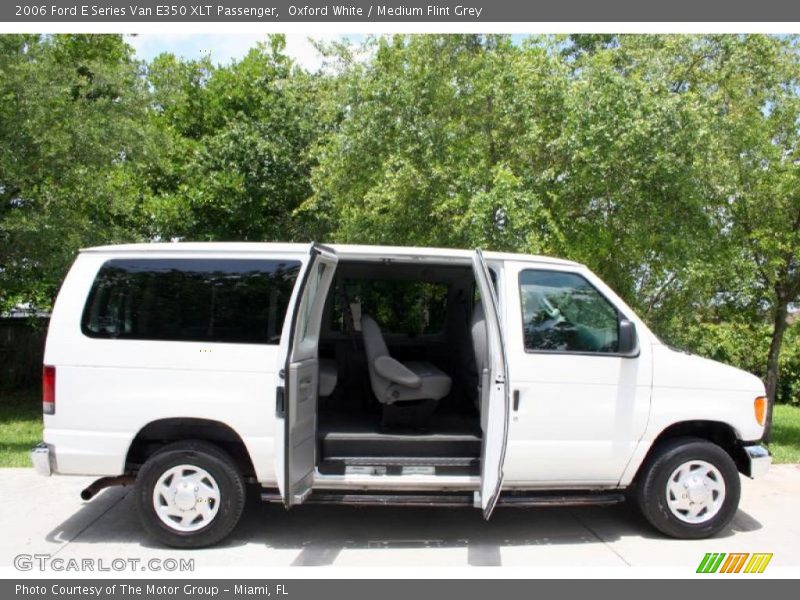 Oxford White / Medium Flint Grey 2006 Ford E Series Van E350 XLT Passenger