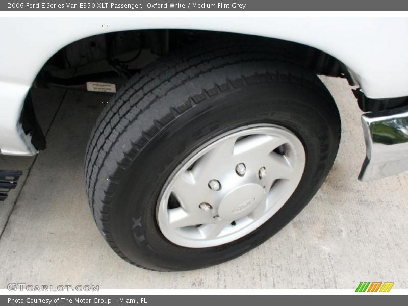 Oxford White / Medium Flint Grey 2006 Ford E Series Van E350 XLT Passenger
