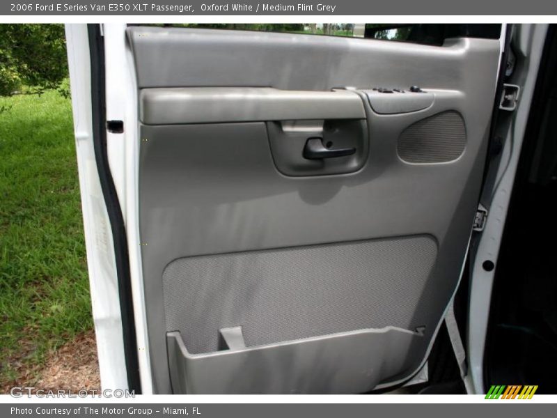 Oxford White / Medium Flint Grey 2006 Ford E Series Van E350 XLT Passenger