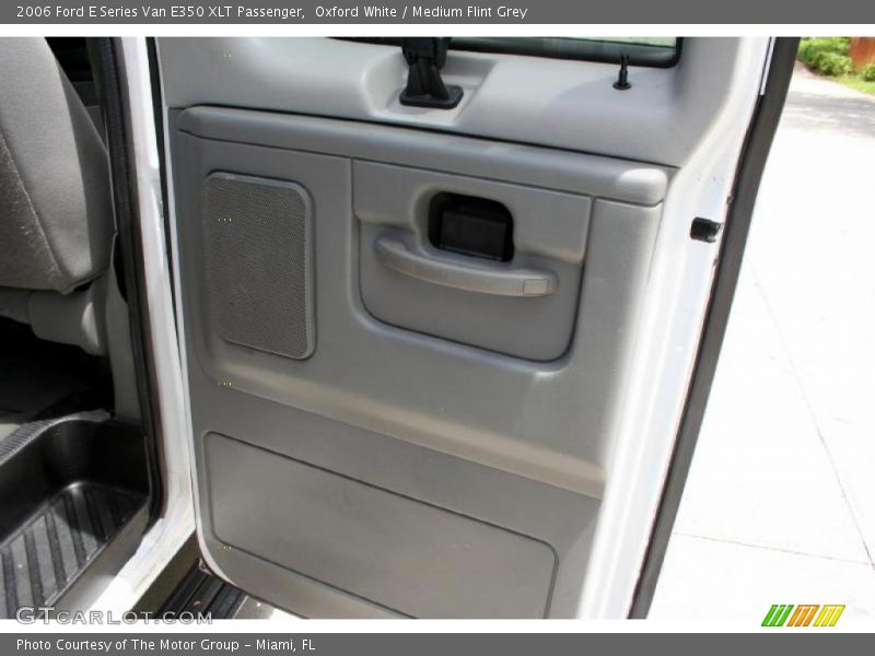 Oxford White / Medium Flint Grey 2006 Ford E Series Van E350 XLT Passenger
