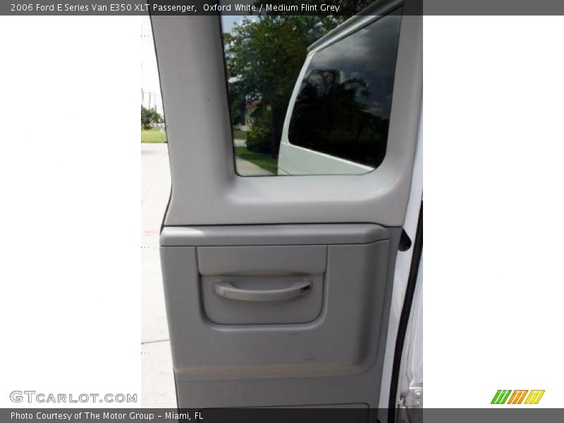 Oxford White / Medium Flint Grey 2006 Ford E Series Van E350 XLT Passenger