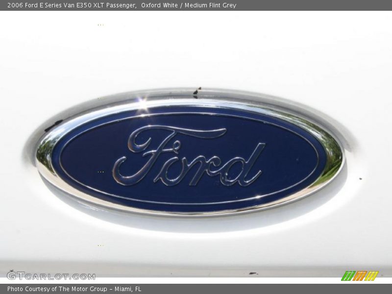 Oxford White / Medium Flint Grey 2006 Ford E Series Van E350 XLT Passenger