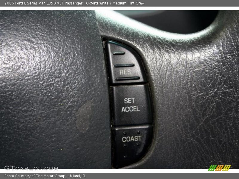 Oxford White / Medium Flint Grey 2006 Ford E Series Van E350 XLT Passenger