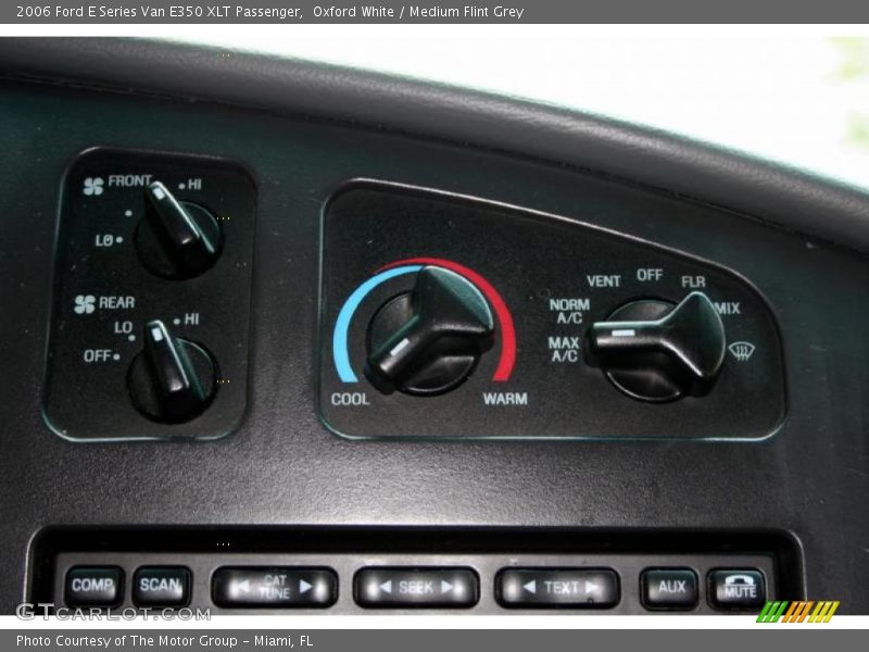 Oxford White / Medium Flint Grey 2006 Ford E Series Van E350 XLT Passenger